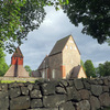 Kirche und Glockenturm in Gamla Uppsala (Bild: privat)